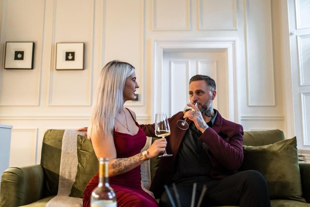 The Devonshire Suite - Your 5 Star West End Stay! Glasgow Exteriör bild
