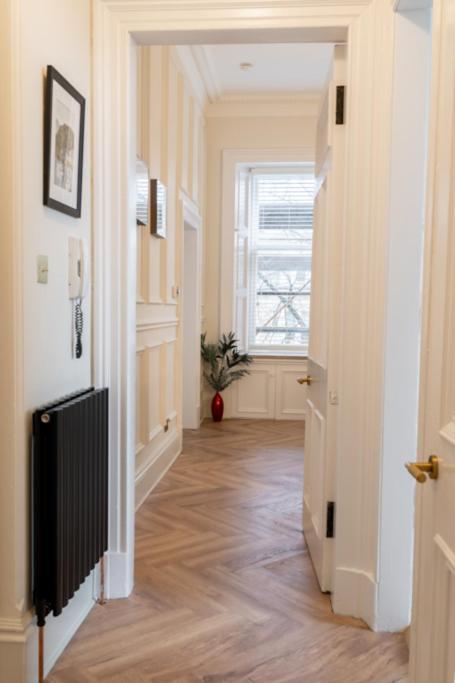 The Devonshire Suite - Your 5 Star West End Stay! Glasgow Exteriör bild