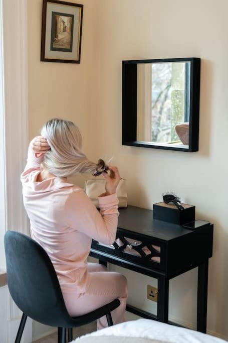 The Devonshire Suite - Your 5 Star West End Stay! Glasgow Exteriör bild